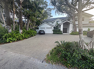 hydroPAVERS® Miami Driveway Dark Grey Herringbone Pattern