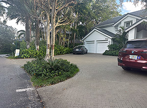 hydroPAVERS® Miami Driveway Dark Grey Herringbone Pattern