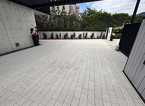 hydroPAVERS® Vancouver Sesame Snow White Driveway