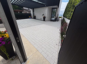 hydroPAVERS® Vancouver Sesame Snow White Driveway