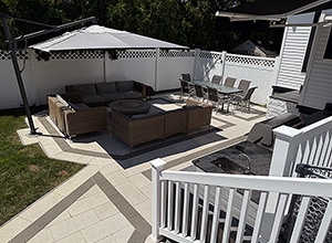 hydroPAVERS® -  Enjoyable Patio In Super White With Trim Of Dark Grey